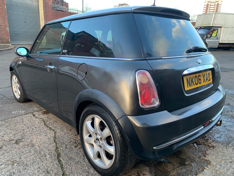 MINI HATCH
