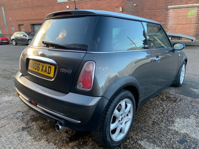 MINI HATCH