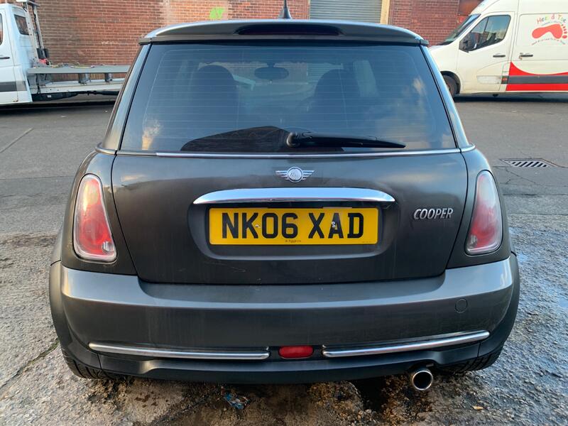 MINI HATCH
