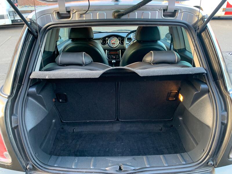 MINI HATCH