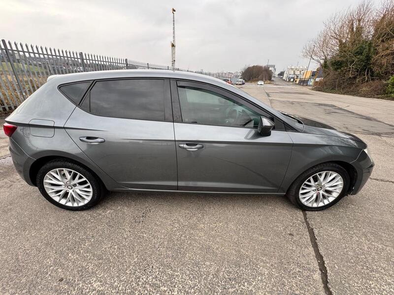 SEAT LEON